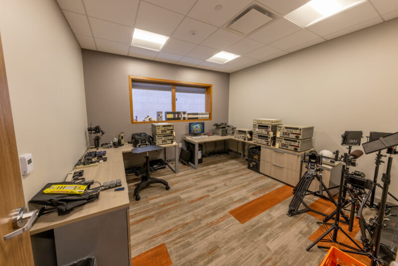 Open-plan office cubicle installation